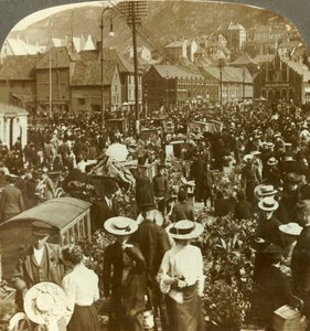 Großer Marktplatz des geschäftigen Bergen, der Blumenmarkt N. zum Fischmarkt, Norwegen, ca. 1905