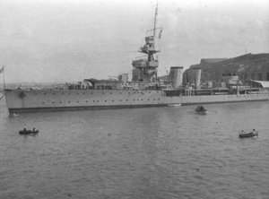 HMS Cardiff, britischer C-Klasse Leichter Kreuzer, Malta, um 1920er Jahre von Unbekannt