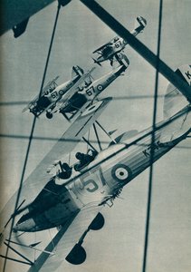 Hawker Hart Doppeldecker im Formationsflug, ca. 1936-1937 von Unbekannt