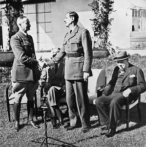 Henri Giraud und de Gaulle während der Casablanca-Konferenz, Januar 1943, 1945