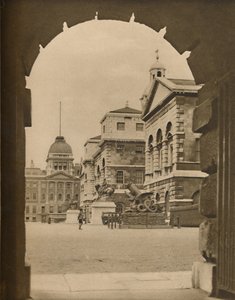 Horse Guards Parade eingerahmt im Torbogen des Treasury Passage, um 1935