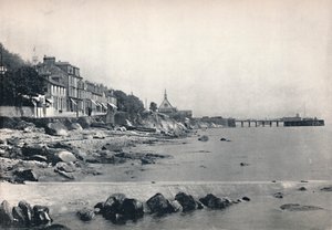 Innellan - Zeigt den felsigen Strand und den Dampfschiffpier, 1895