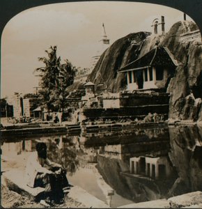 Isuruminiya, ein antiker und malerischer Felsentempel im Herzen von Ceylon, 1907