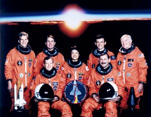 John Glenn und Crew, Juni 1998 von Unbekannt
