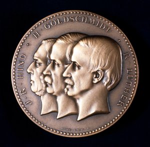 John Russell Hind, Hermann Goldschmidt und Robert Luther, Astronomen, ca. 1900