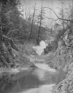 Lace-Wasserfälle und Drachenpool, Natural Bridge, Virginia, um 1897 von Unbekannt