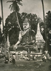 Große Buddha-Figur auf der Shwe Dagon Plattform, Rangun, 1900 von Unbekannt