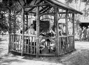 Lernen im Wald von Charlottenburg, Berlin, Deutschland, 1922 von Unbekannt
