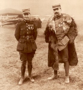Leutnant Georges Guynemer und Hauptmann Felix Brocard, französische Jagdflieger, 5. Februar 1916 von Unbekannt