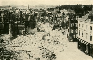 Louvain nach dem deutschen Bombardement: ein Teil der zerstörten Stadt, um 1914, um 1920 von Unbekannt