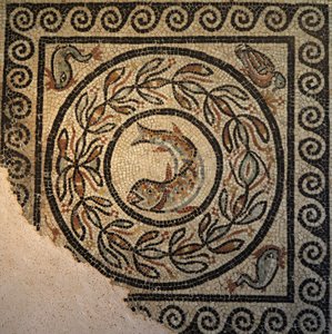 Lyon, Region Auvergne, Rhone Alpes, Departement du Rhone. 69000 Mosaique de Choulans, entdeckt 1967. Darstellung eines Fisches von Unbekannt