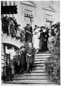 Marie Curie, polnisch-französische Physikerin mit US-Präsident Harding, 1921 von Unbekannt