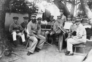 Mitglieder eines deutschen Bando-Kriegsgefangenenlager-Orchesters in der Präfektur Tokushima von Unbekannt