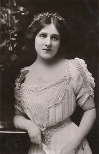 Miss Edna May, 1878-1948, um 1930
