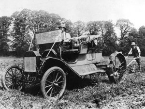 Model T Ford mit Stephenson landwirtschaftlicher Umrüstung, Sussex, 1917