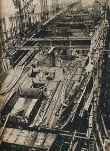 Mehr als 1.000 Fuß lang. Hülle der Queen Mary in den frühen Tagen des Baus