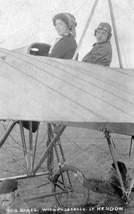 Herr G Hemel mit Passagier, Hendon, London, ca. 1910er Jahre