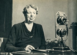 Mrs. Roosevelt kam, um die Frauen Großbritanniens im Krieg zu sehen, 1942 von Unbekannt