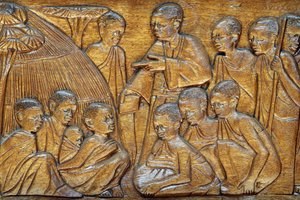 Namugongo katholisches Märtyrerschrein, Kampala. Kirchenrelief an der Tür, 20160217, Kampala, Uganda von Unbekannt