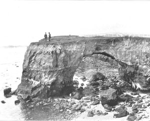 Natürliche Brücke an der Küste bei Santa Cruz, Kalifornien, USA, ca. 1900
