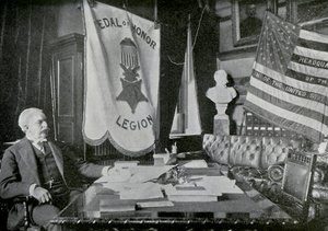 Nelson A. Miles, US-Armee-General, in seinem Hauptquartier, 1898