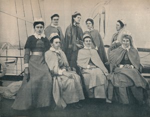 Auf in den Krieg! Krankenschwestern auf einem Liner nach Kapstadt, um 1900