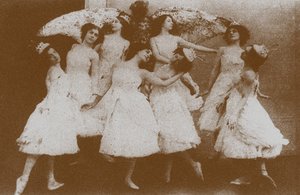 Olga Preobrajenskaya als Odette mit Schwänen im Ballett Schwanensee von Unbekannt