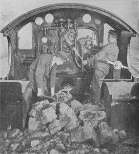 Auf der Lokomotive einer Great Western Express-Lokomotive, 1926 von Unbekannt