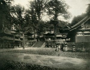 Einer von vielen Tempeln in Nikko, Japan, eine Pilgerstätte heiliger Schreine, 1936