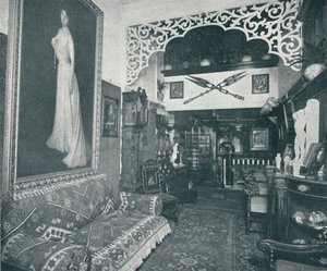 Einer der Empfangsräume im Sandow-Institut, um 1898