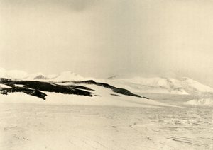 Teil der Queen Alexandra Range 1500 Fuß den Gletscher hinauf von Unbekannt