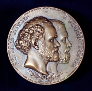 Pierre Janssen und Joseph Norman Lockyer, französischer und englischer Astronom