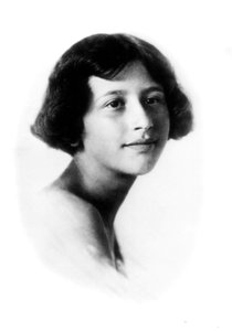 Porträt von Simone Weil (s/w Foto)