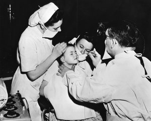 Radiumbehandlung zur Heilung einer Naseninfektion, Frankreich
