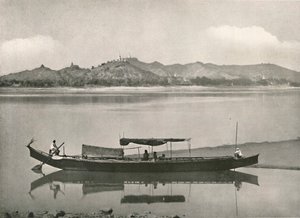 Sagaing, am Irrawaddy - jeder Hügelgipfel mit einer Pagode gekrönt, 1900 von Unbekannt