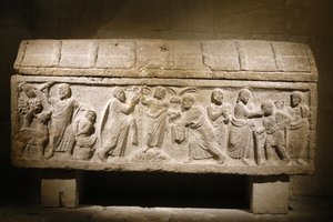Abtei Saint Victor, Marseille. Sarkophag mit den Reliquien einer christlichen Frau, Frankreich von Unbekannt