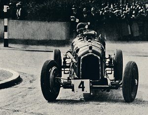 Scharfes Kurvenfahren im I.O.M. Rennen: Der ehrenwerte Brian Lewis, 1937 von Unbekannt
