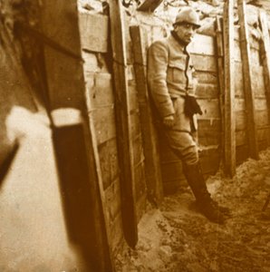 Soldat in den Schützengräben, ca. 1914-1918 von Unbekannt