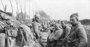 Soldaten eines französischen Zouavenregiments zwischen Lizarne und Boesinghe, Belgien, 24. April 1915