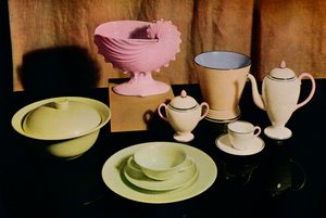 Einige der neuesten Produkte der Wedgwood Etruria Fabrik, 1936