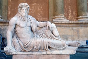 Statue, Hof der Pigna, Vatikan, Rom