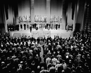 Die 16. Plenarversammlung der Gründungskonferenz der Vereinten Nationen im Opernhaus von San Francisco