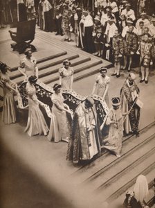 Die Krönungszeremonie in der Abtei: Die Prozession der Königin, 1937 von Unbekannt
