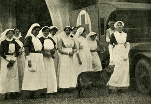 Die Herzogin von Westminster mit Krankenschwestern, Le Touquet, Erster Weltkrieg, 1914, um 1920