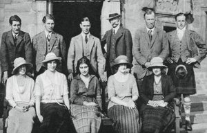 Der Herzog von York mit der Jagdgesellschaft des Earl of Strathmore, Schottland, 1921