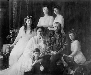 Die Familie von Zar Nikolaus II. von Russland, 1910er Jahre von Unbekannt