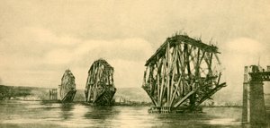 Die Forth Bridge im Bau, ca. 1930 von Unbekannt