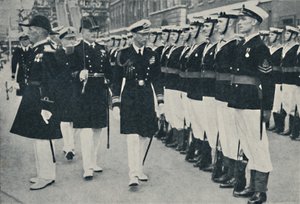 Der König eröffnet die Navy Week in Portsmouth