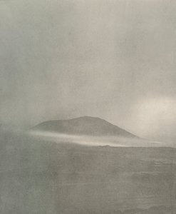 Der Beginn eines Schneesturms...Schneeverwehung um den Mount Erebus, um 1908, 1909