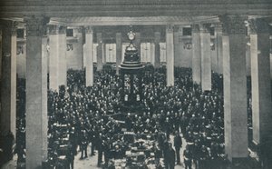 Der Versicherungsraum bei Lloyds, mit dem Rednerpult in der Mitte, 1936